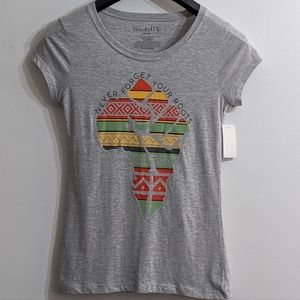 Women's NEW Africa Never Forget Your Roots Graphic T-Shirt, Size Medium(7-9)